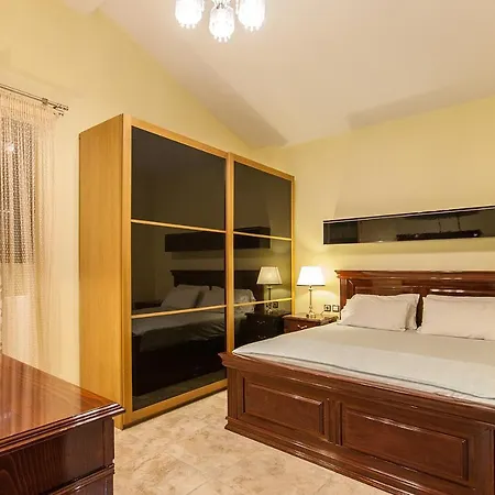 Luxury Townhouse Apartment