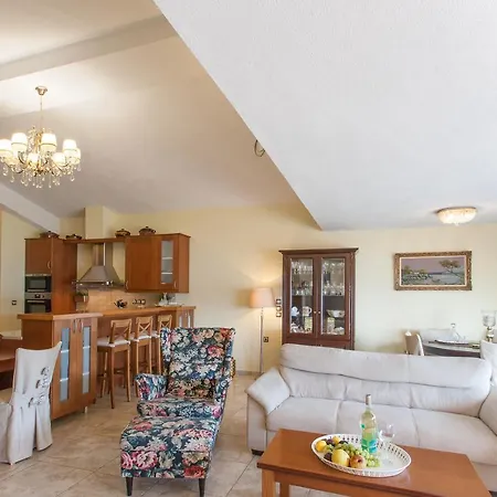 Luxury Townhouse Apartment