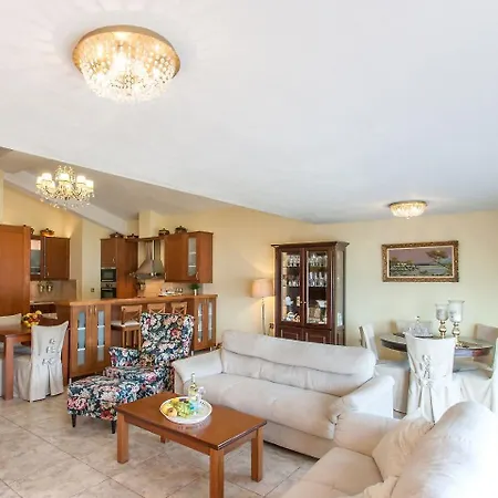 Luxury Townhouse Apartment Skiathos Town